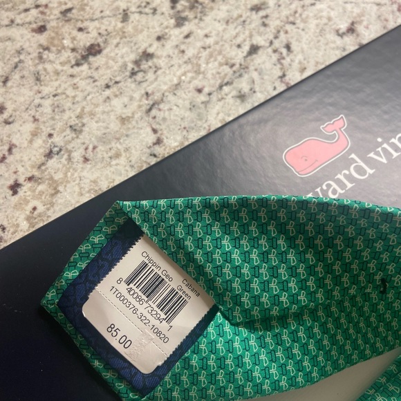 COPY - NWT VINEYARD VINES DRESS TIE W/ GIFT BOX - Picture 3 of 4